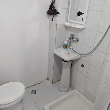 아파트 Zhizelle Xhamllik'apartment 티라나