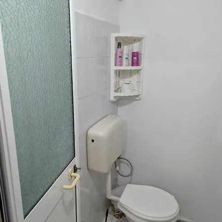 Zhizelle Xhamllik'apartment Apartamento