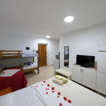 Zhizelle Xhamllik'apartment Daire Tiran