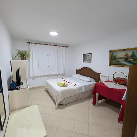 公寓 Zhizelle Xhamllik'apartment 地拉那