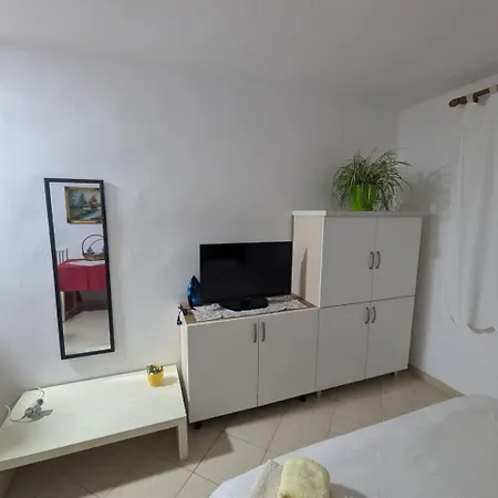 公寓 Zhizelle Xhamllik'apartment