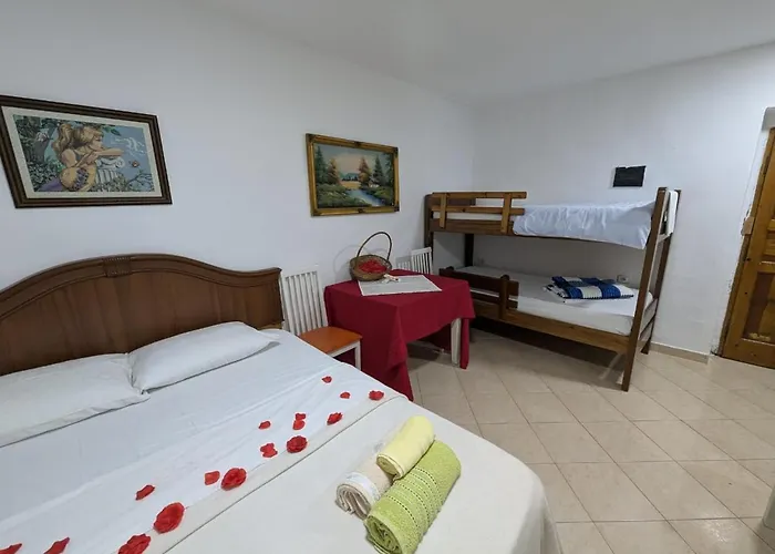 Апартаменты Zhizelle Xhamllik'apartment *