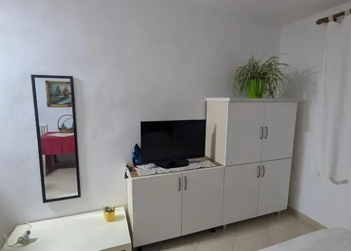 Апартаменты Zhizelle Xhamllik'apartment